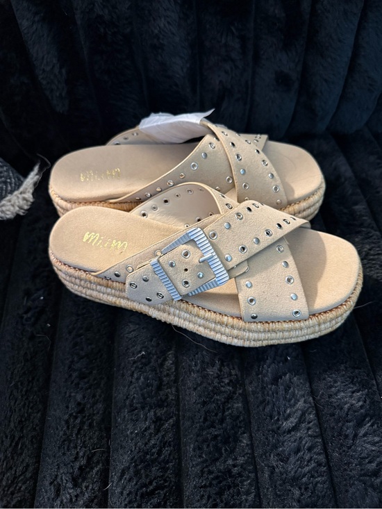 Mi’Mi Shoes - NEW Beige Studded Espadrille Slide Sandals